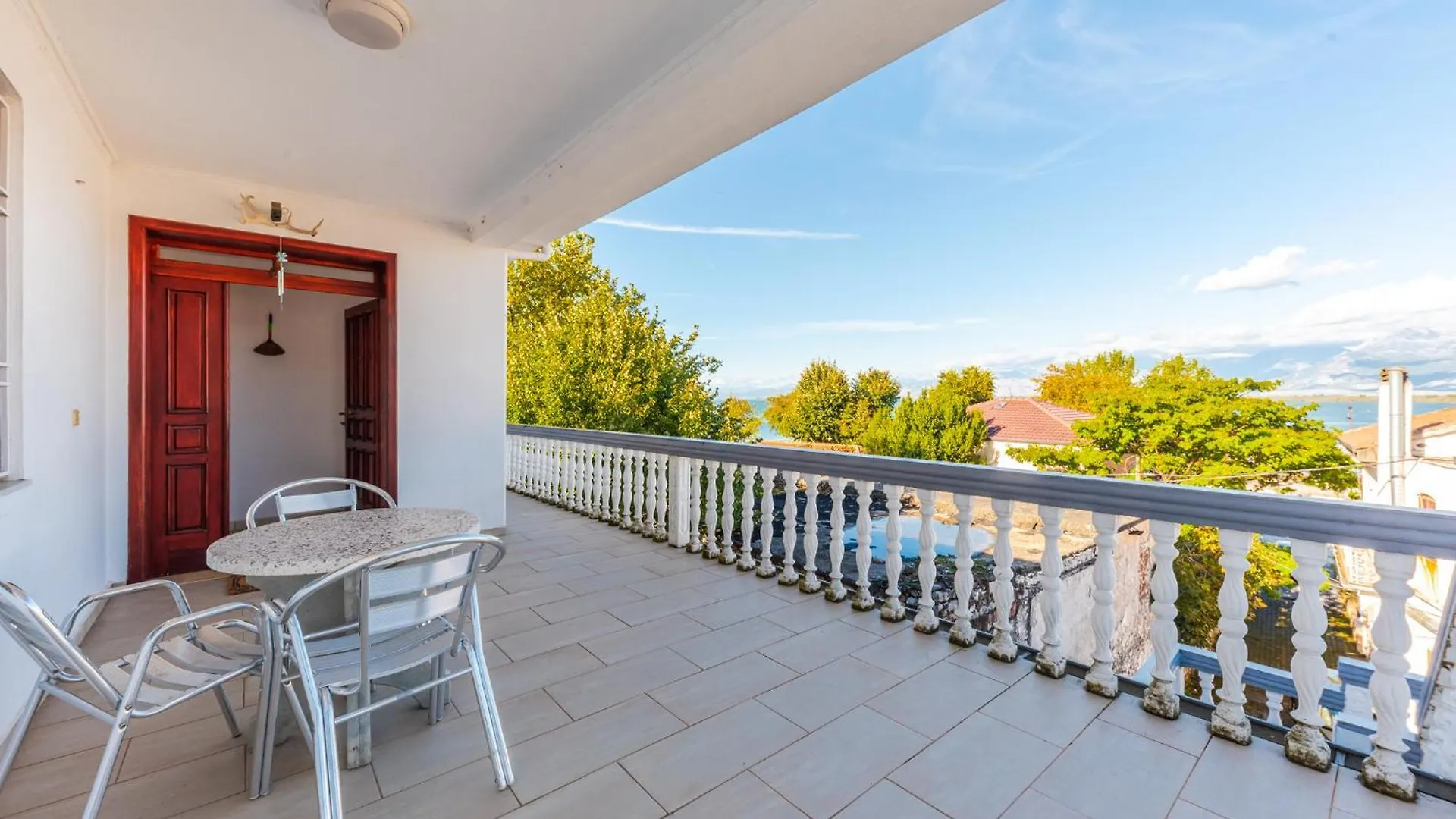 Authentic Lake View Apartment Shiroka Albania